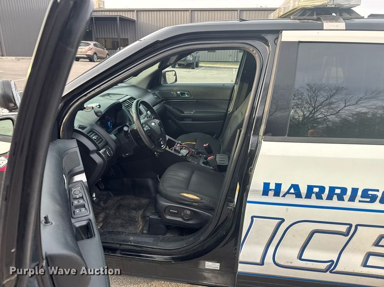 image for item DO0405 2016 Ford Explorer Police SUV