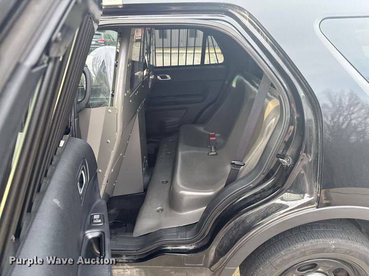 image for item DO0405 2016 Ford Explorer Police SUV