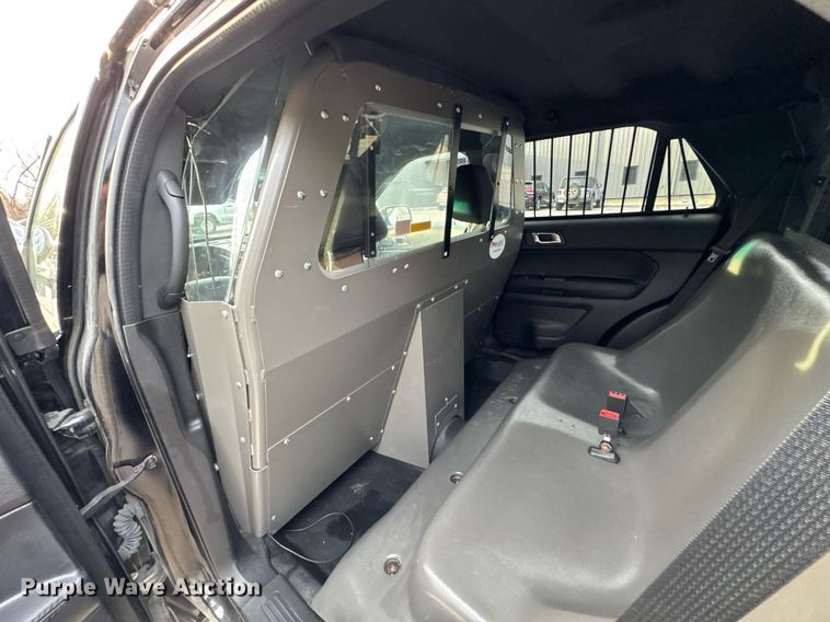 image for item DO0405 2016 Ford Explorer Police SUV