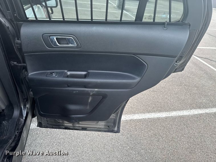 image for item DO0405 2016 Ford Explorer Police SUV