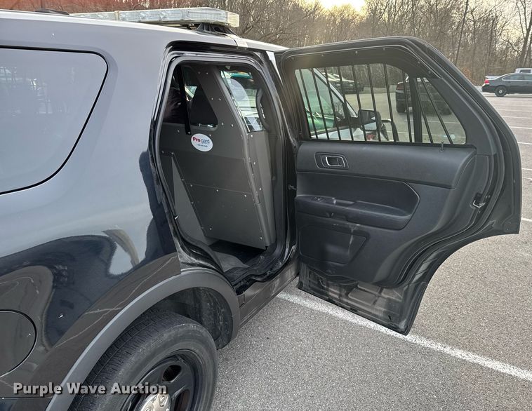 image for item DO0405 2016 Ford Explorer Police SUV