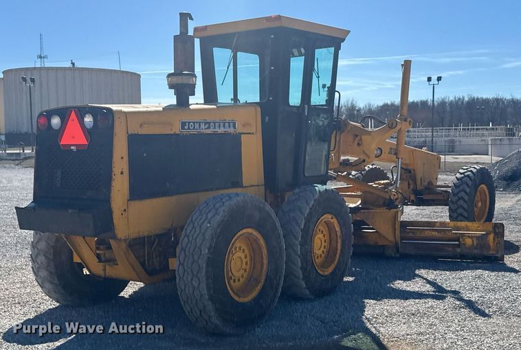 image for item DO0428 John Deere JD770 motor grader