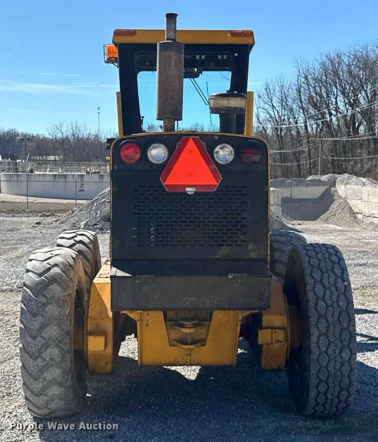 image for item DO0428 John Deere JD770 motor grader