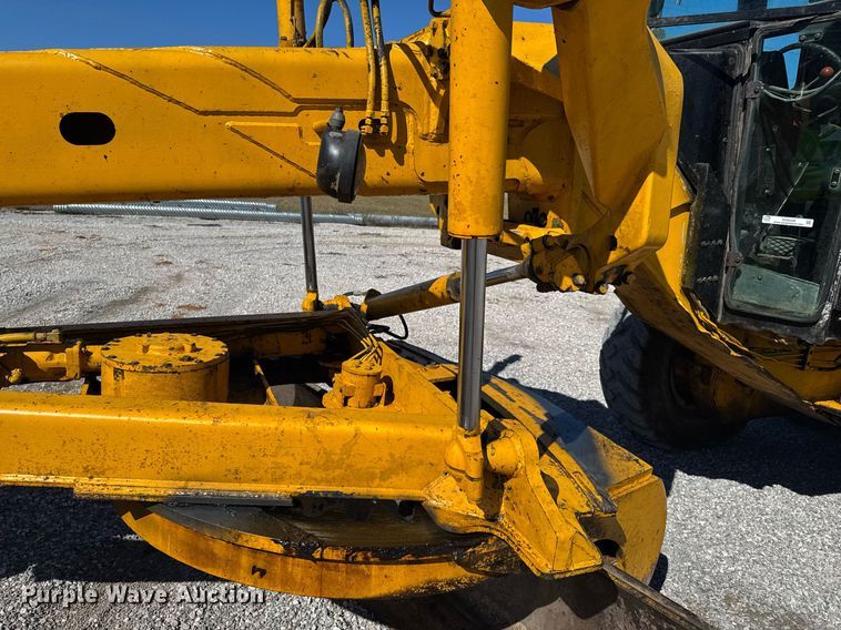 image for item DO0428 John Deere JD770 motor grader