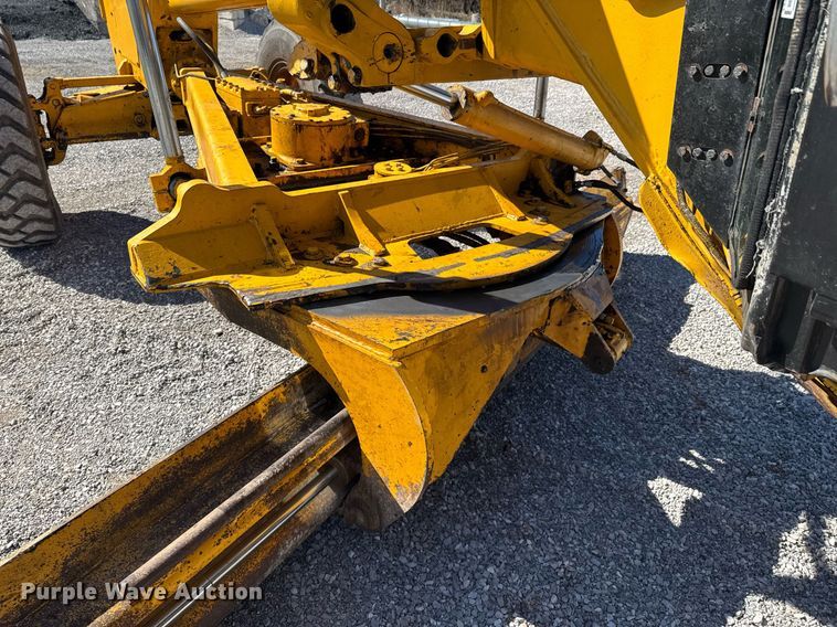 image for item DO0428 John Deere JD770 motor grader