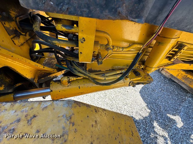 image for item DO0428 John Deere JD770 motor grader