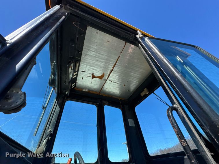 image for item DO0428 John Deere JD770 motor grader