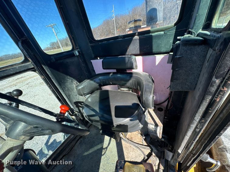 image for item DO0428 John Deere JD770 motor grader