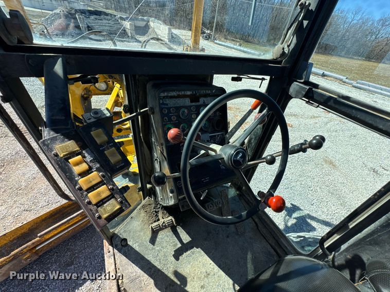 image for item DO0428 John Deere JD770 motor grader