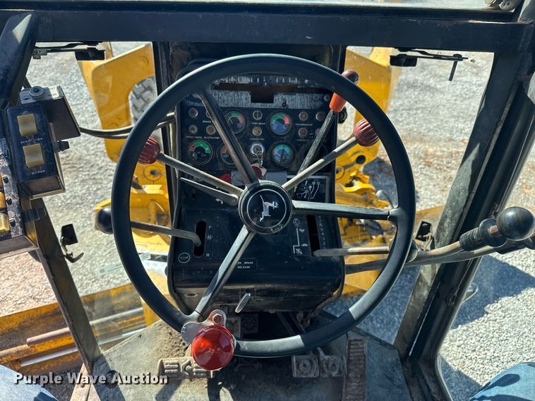 image for item DO0428 John Deere JD770 motor grader