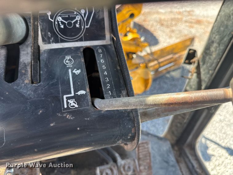 image for item DO0428 John Deere JD770 motor grader