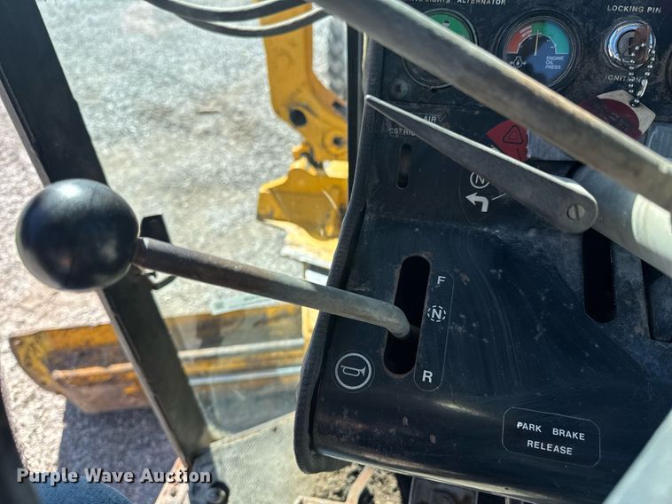 image for item DO0428 John Deere JD770 motor grader