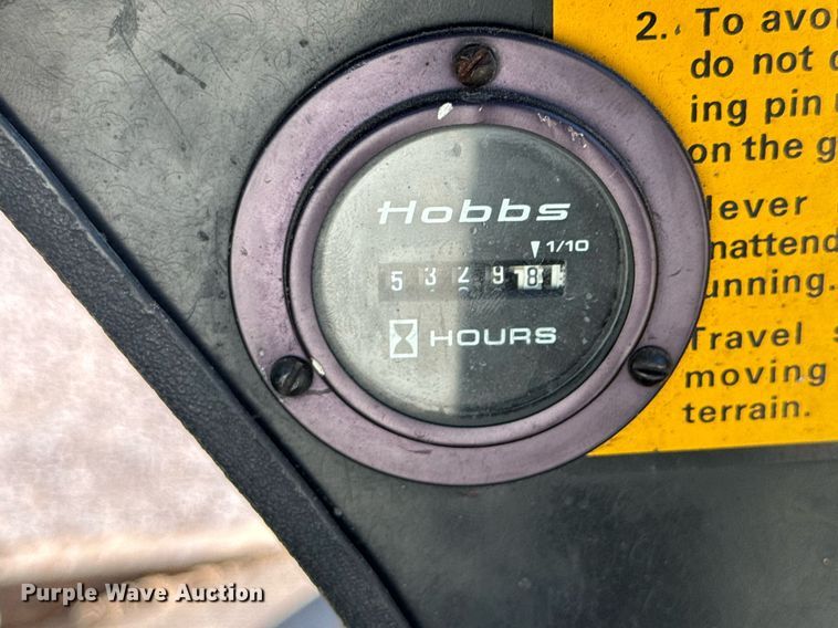 image for item DO0428 John Deere JD770 motor grader