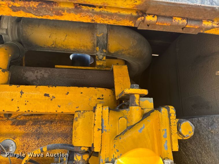 image for item DO0428 John Deere JD770 motor grader