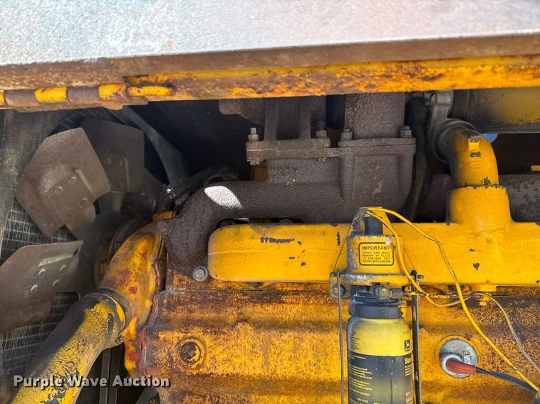 image for item DO0428 John Deere JD770 motor grader