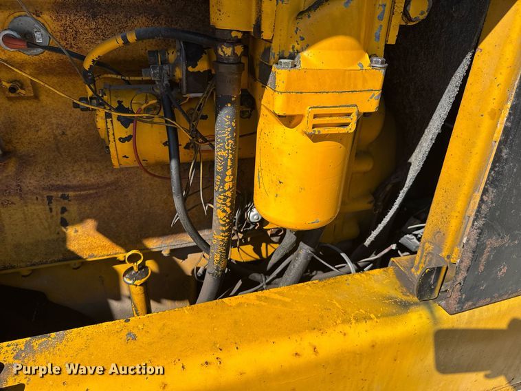 image for item DO0428 John Deere JD770 motor grader