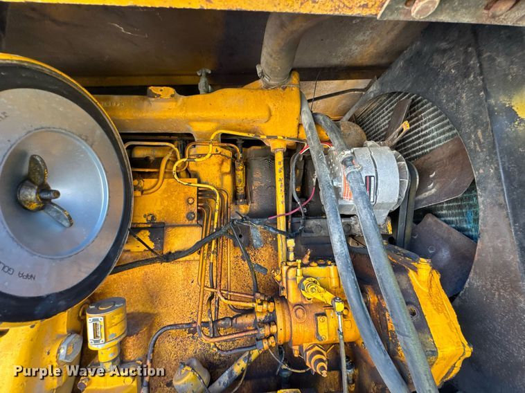 image for item DO0428 John Deere JD770 motor grader