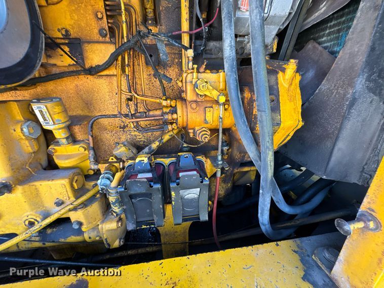 image for item DO0428 John Deere JD770 motor grader