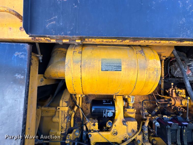 image for item DO0428 John Deere JD770 motor grader