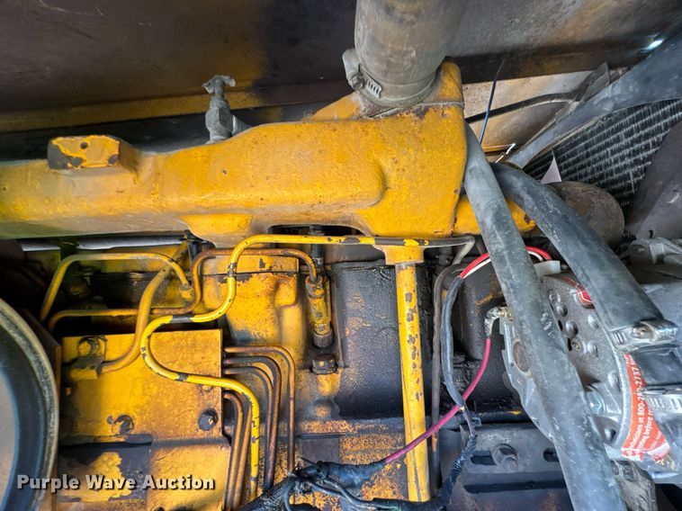 image for item DO0428 John Deere JD770 motor grader