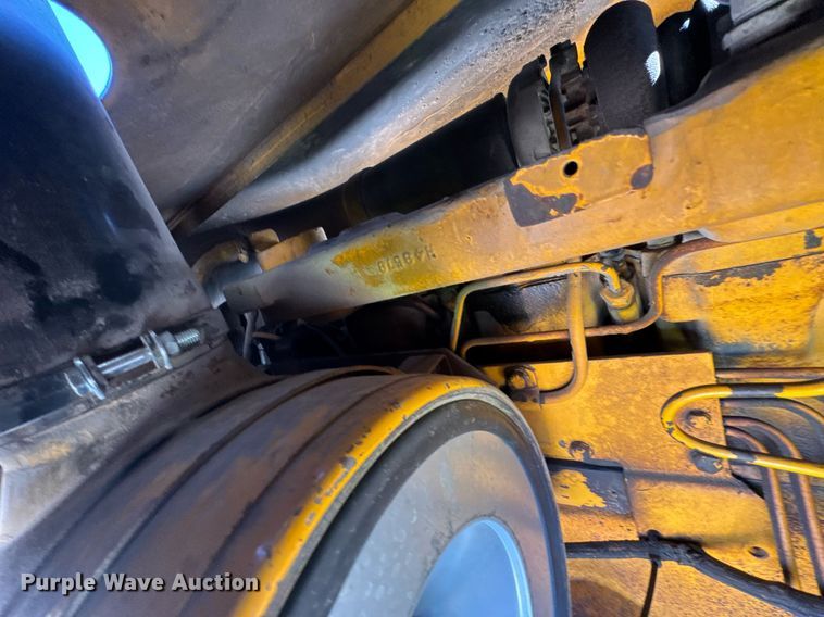 image for item DO0428 John Deere JD770 motor grader