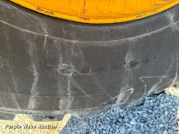 image for item DO0428 John Deere JD770 motor grader