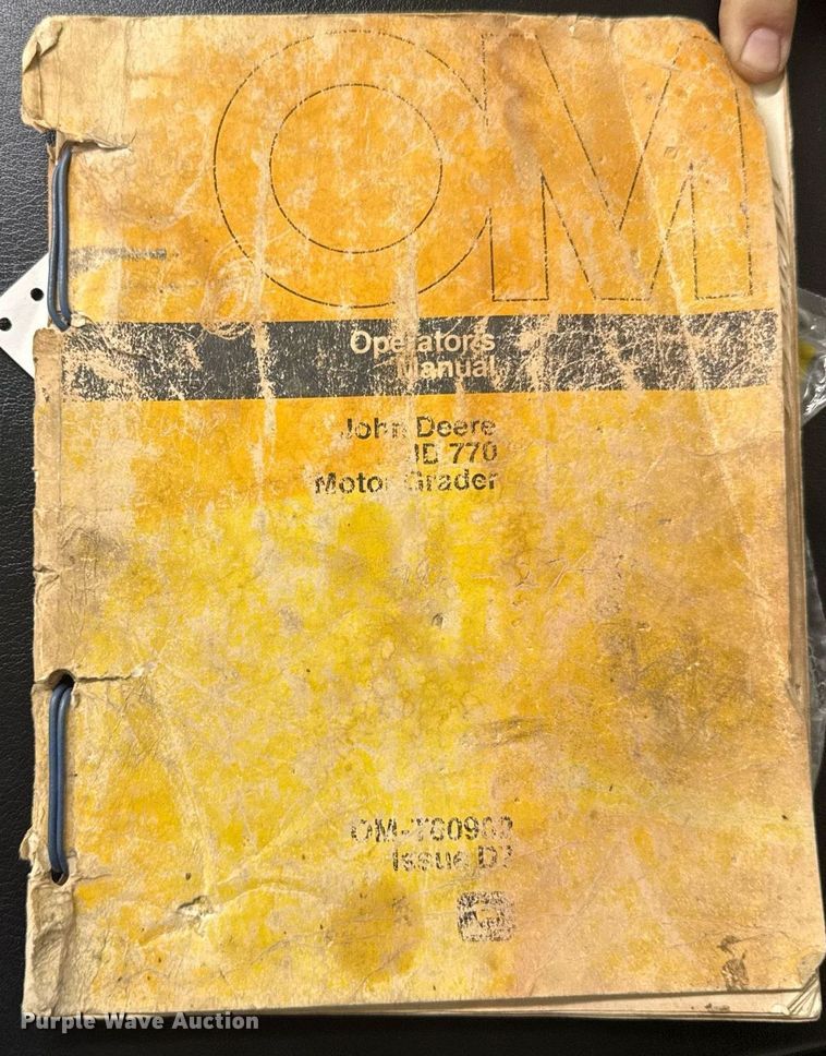 image for item DO0428 John Deere JD770 motor grader