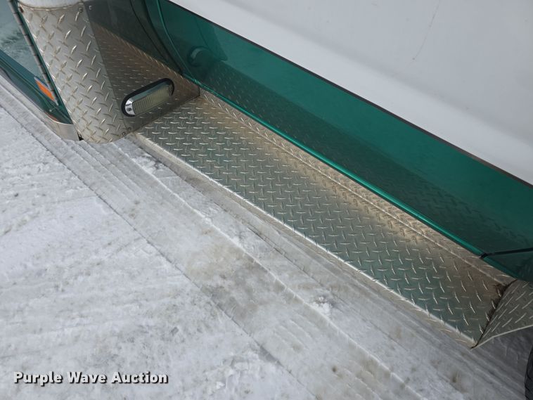 image for item DO7769 2006 Ford E450 ambulance