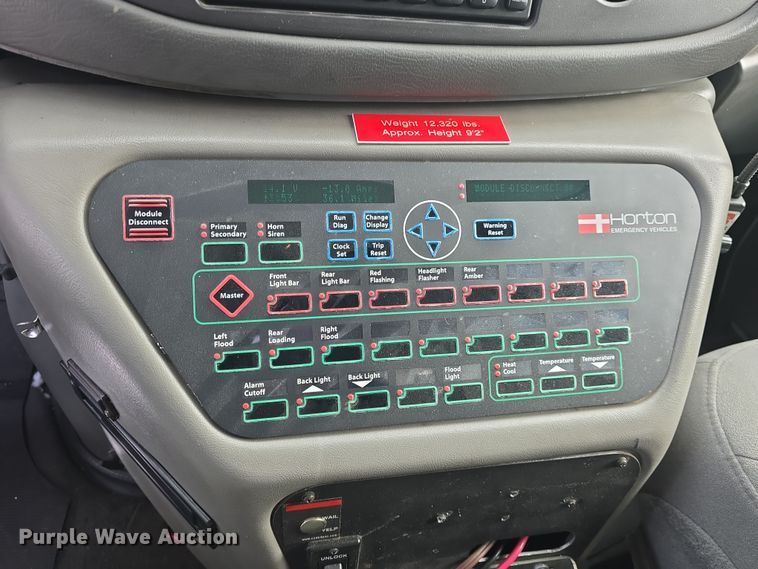 image for item DO7769 2006 Ford E450 ambulance