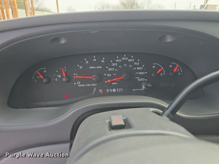 image for item DO7769 2006 Ford E450 ambulance