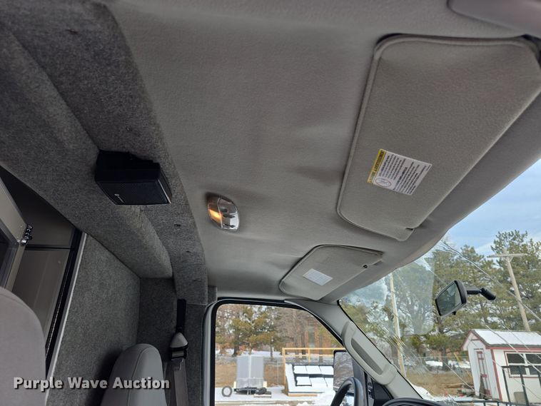 image for item DO7769 2006 Ford E450 ambulance