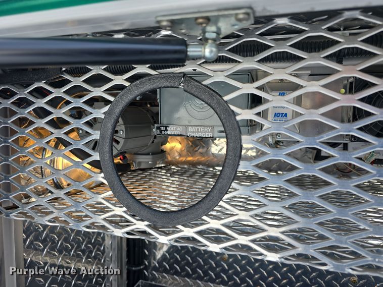 image for item DO7769 2006 Ford E450 ambulance