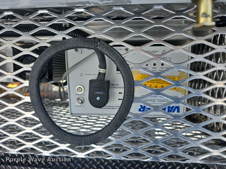 image for item DO7769 2006 Ford E450 ambulance