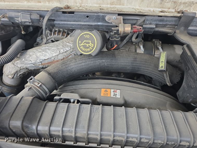 image for item DO7769 2006 Ford E450 ambulance