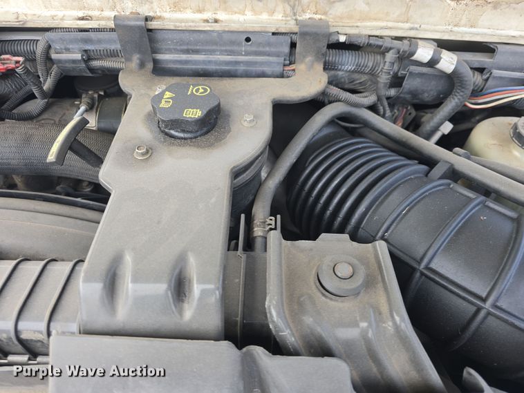 image for item DO7769 2006 Ford E450 ambulance