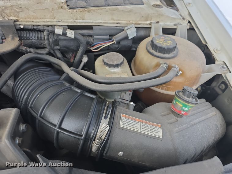 image for item DO7769 2006 Ford E450 ambulance