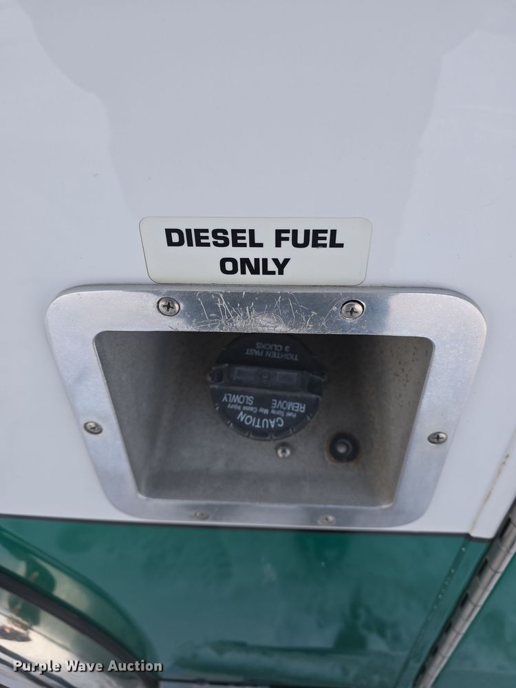 image for item DO7769 2006 Ford E450 ambulance