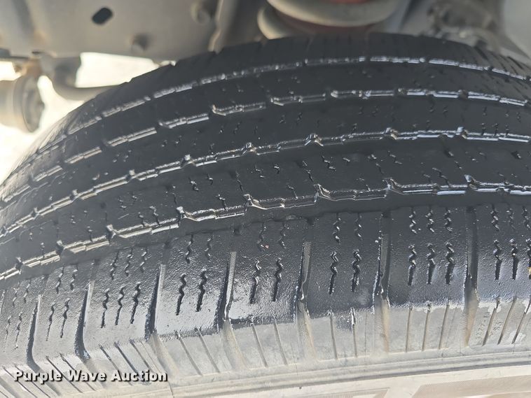 image for item DO7769 2006 Ford E450 ambulance