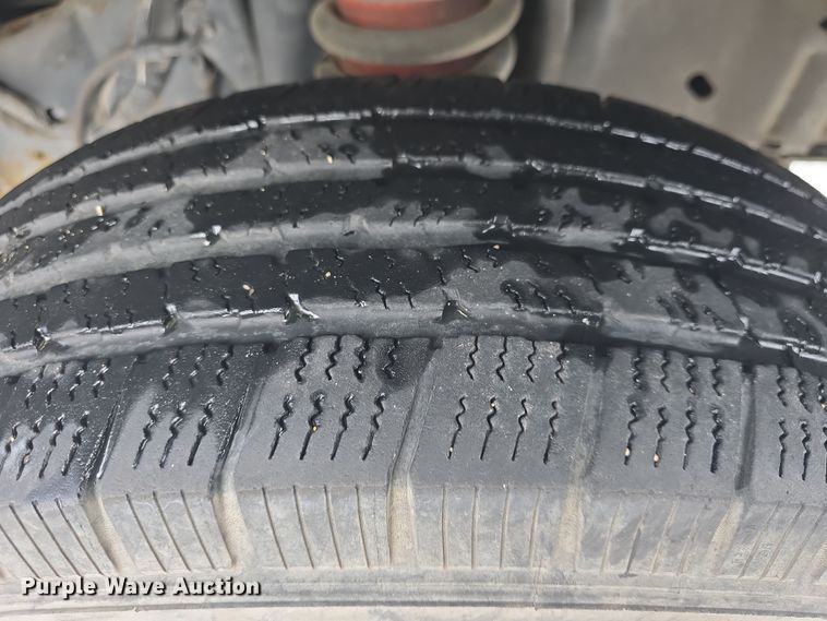 image for item DO7769 2006 Ford E450 ambulance