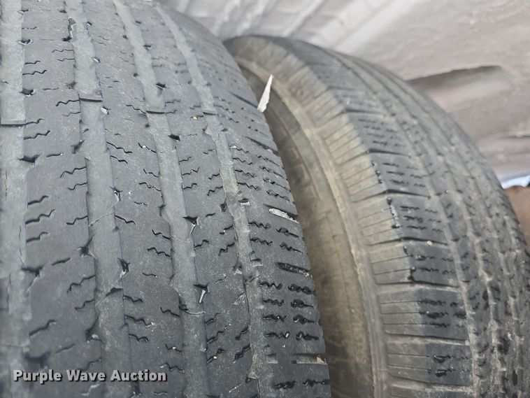 image for item DO7769 2006 Ford E450 ambulance