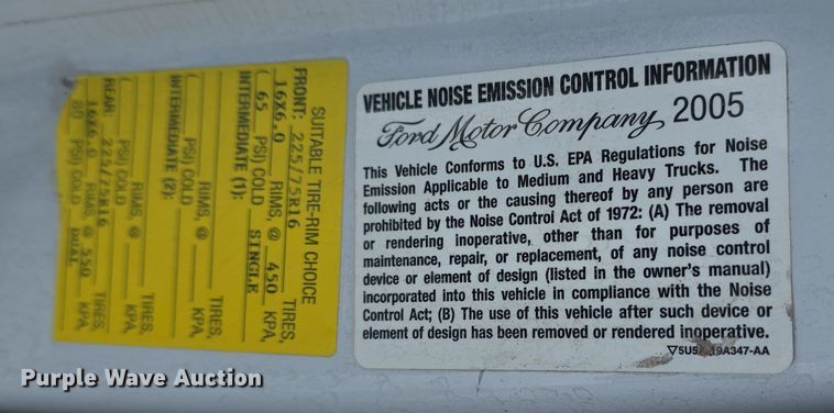 image for item DO7769 2006 Ford E450 ambulance