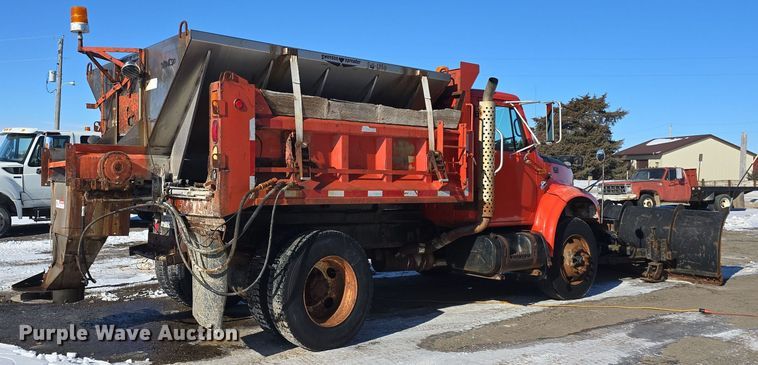image for item DO7772 1997 International 4900 dump truck