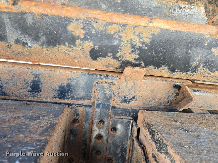 image for item DO7772 1997 International 4900 dump truck