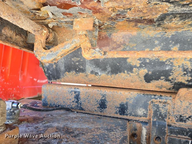 image for item DO7772 1997 International 4900 dump truck