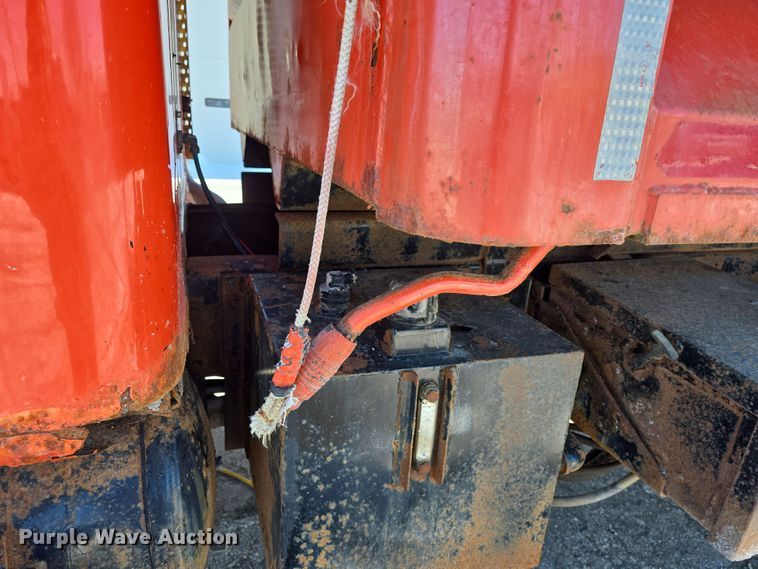 image for item DO7772 1997 International 4900 dump truck