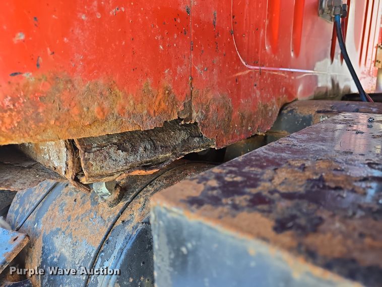 image for item DO7772 1997 International 4900 dump truck