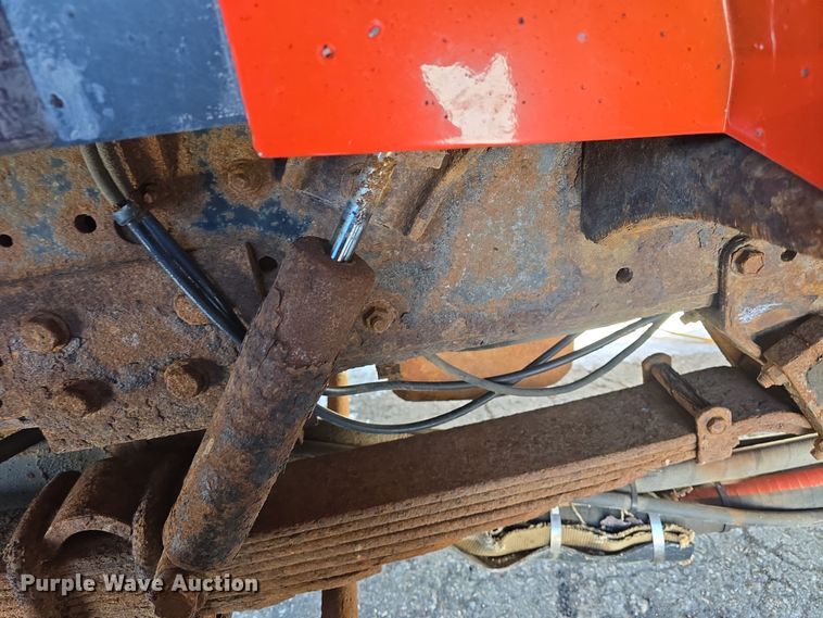 image for item DO7772 1997 International 4900 dump truck