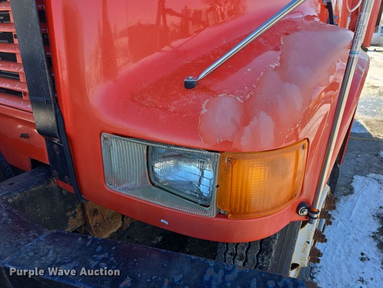 image for item DO7772 1997 International 4900 dump truck