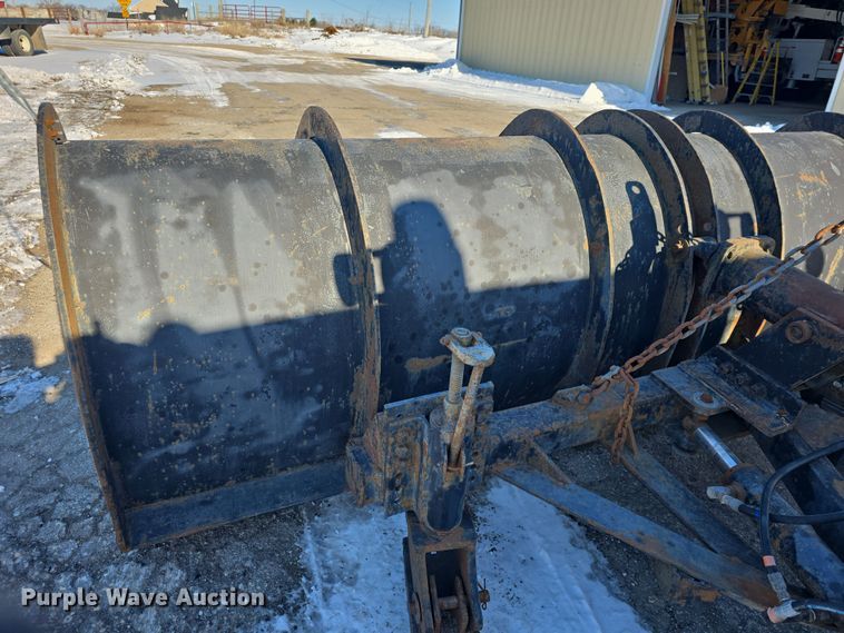 image for item DO7772 1997 International 4900 dump truck