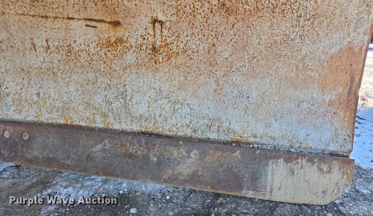 image for item DO7772 1997 International 4900 dump truck